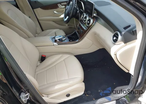 2016 Mercedes-Benz Glc 300 4Matic z USA, uszkodzony, nr VIN WDC0G4KB0GF081956